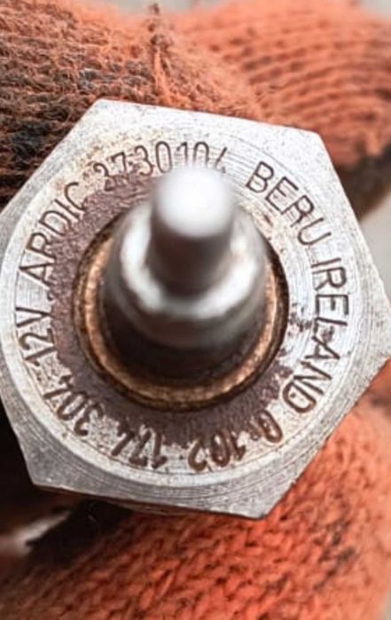 Свічка накалу 105 ( Свеча автономки Eberspacher E-105, 3730104.вольво