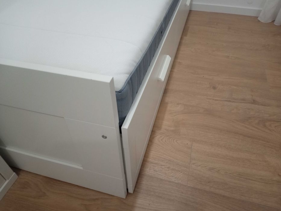 Cama Brimnes IKEA ( como nova)