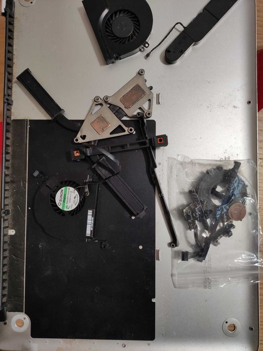 Várias peças de MacBook pro  15 polegadas posterior a 2008