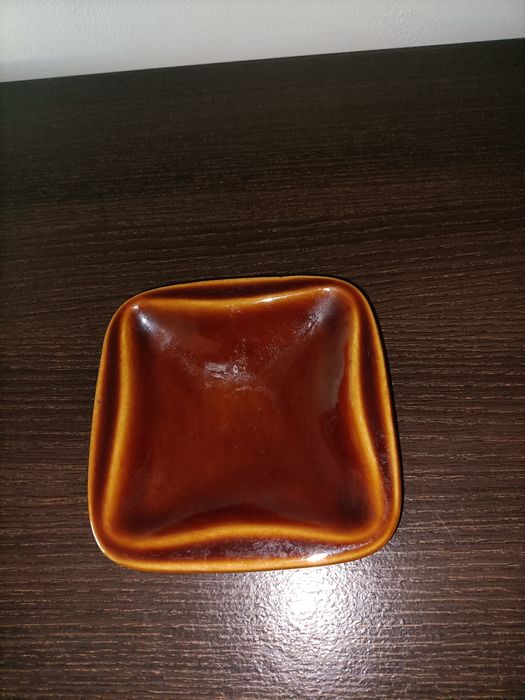 Kwadratowa popielniczka PRL