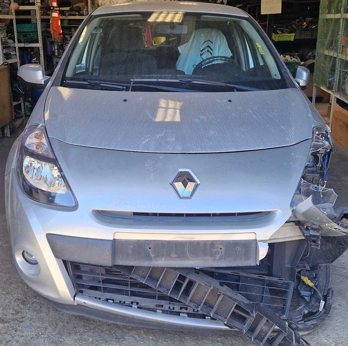 Renault Clio para peças
