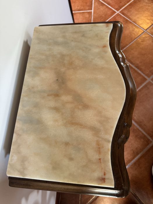 Consola de madeira e tampo de marmore