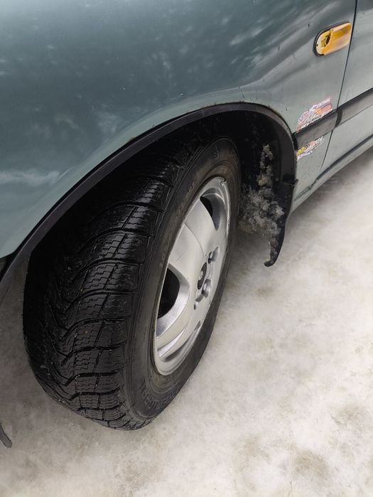 Nissan Sunny 1.4 Ланц бензин 1995 року Нісанн Санні в хорошому стані