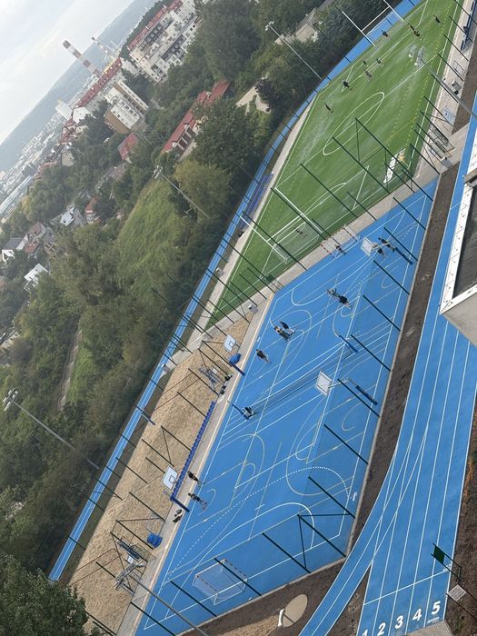 Mieszkanie blisko plaży, darmowy parking pod domem , darmowy parking na plazy,pod domem boiska do tenisu, siatkowki ,siatka plaż, kosza, pilki nożnej.