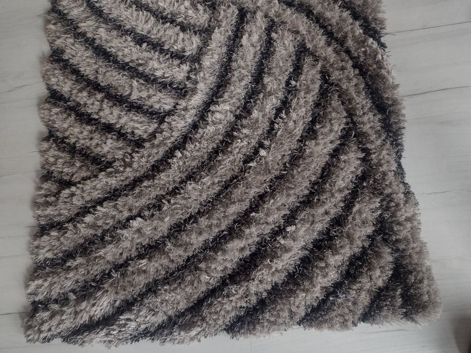 dywan pokojowy szary