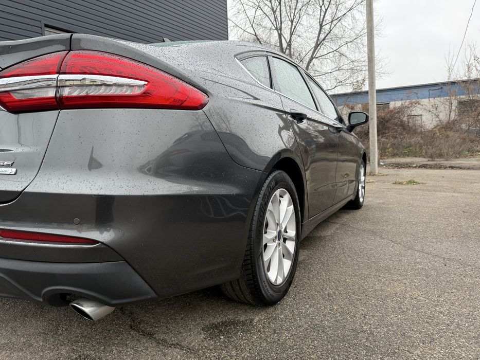 Ford fusion 2020рік