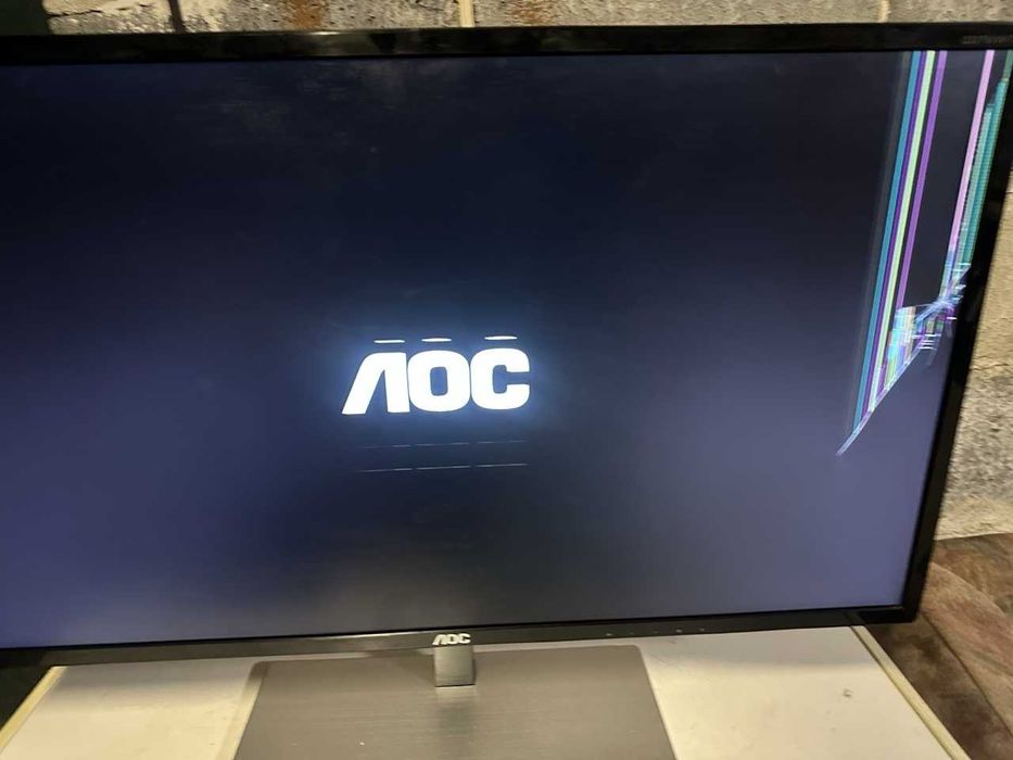 Monitor AOC 32 cale Q3279vWFD8 uszkodzony