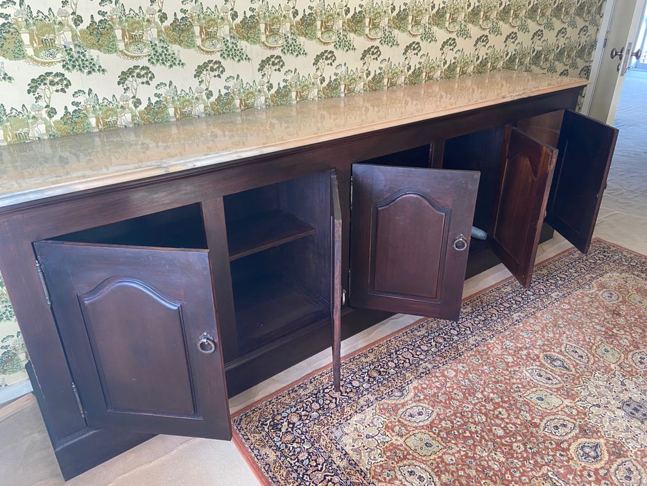 Armário de arrumação antigo