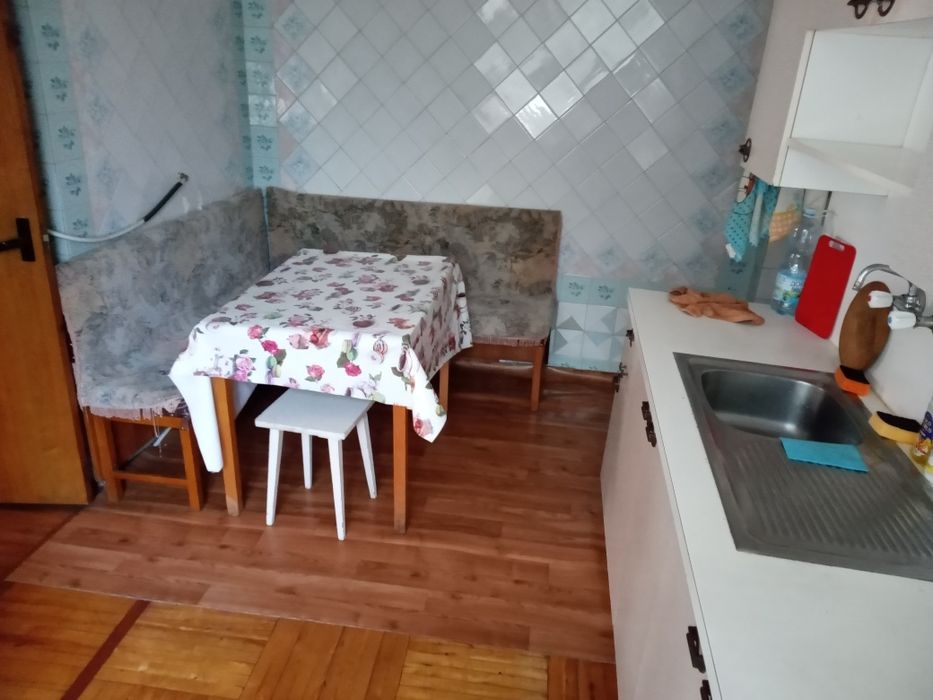 Здам кімнату в будинку для дівчини без господаря.