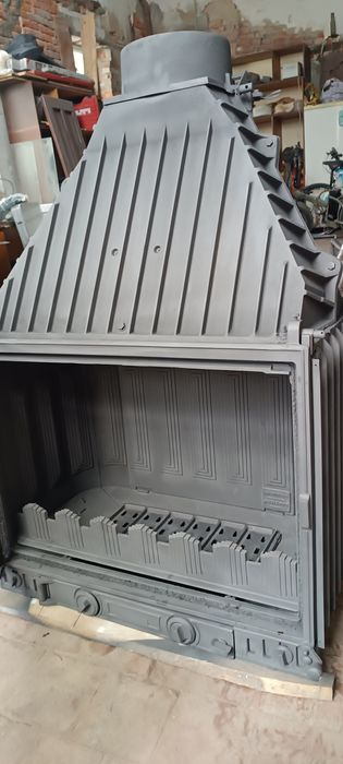 Камінні топки з Європи ..Чавунна топка вставка.каминная топка Les radi
