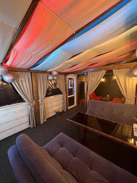 Діючий заклад на стометрівці