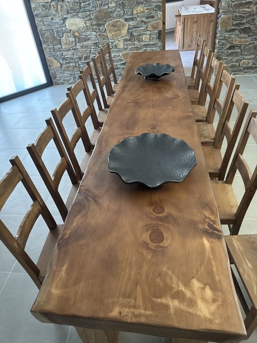 Mesa de madeira maciça