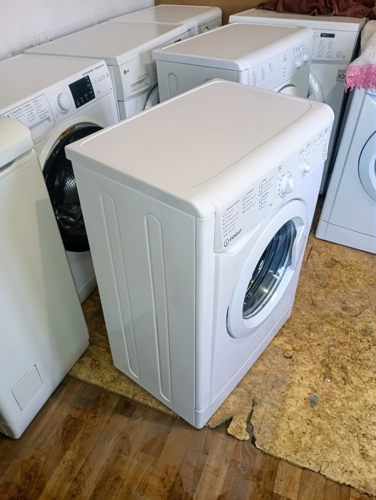 Пральна машина Indesit