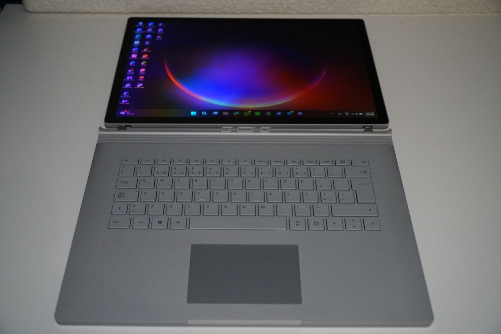Surface Book 3 16″ i7, 16GB RAM,1660Ti,256GB • Como Novo + Dockstation