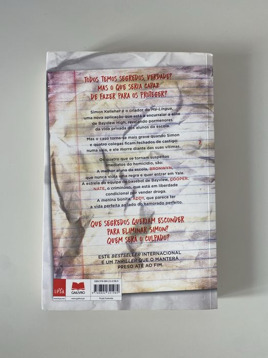 Livro “Um de nós mente”