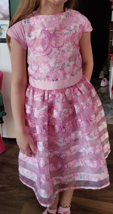 122 Sukienka różowa z kwiatkiem