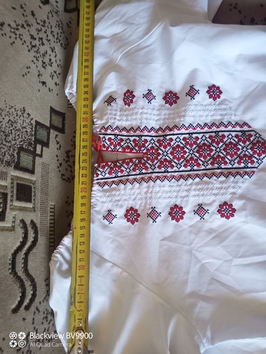 Вишиванки,дитячі і жіноча.