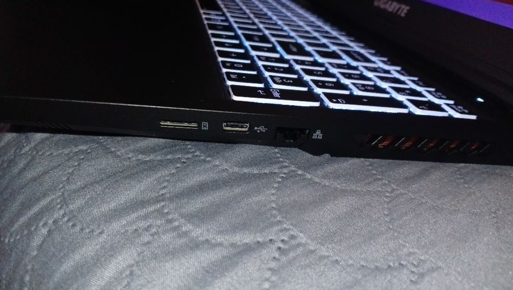 Gigabyte g6 kf / rtx 4060  (8gb), 16gb ram , i7-13th