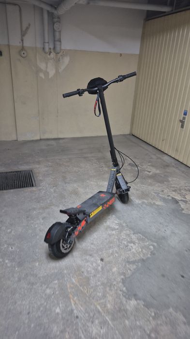 KuKirin G2 800W 48V 15ah 45km/h (55km de autonomia) Travões de disco (dianteiro e traseiros)