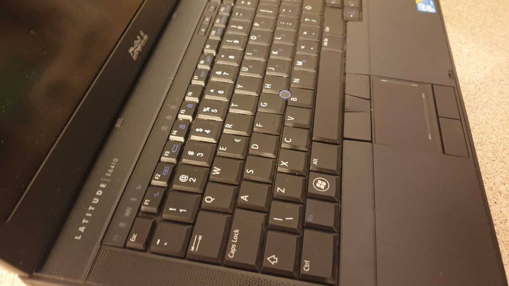 SPRAWNY Laptop Dell Latitude E6410 i5 / ssd /8gb ddr