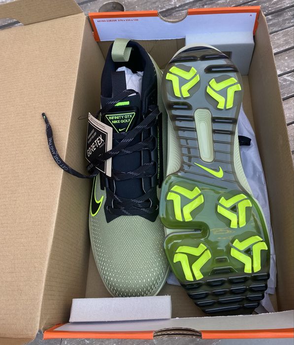 Tenis Golfe Nike 30cm