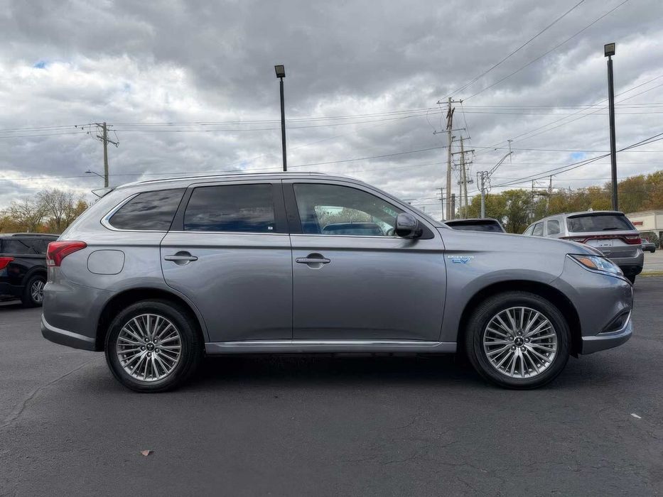 Mitsubishi Outlander PHEV SEL      2022