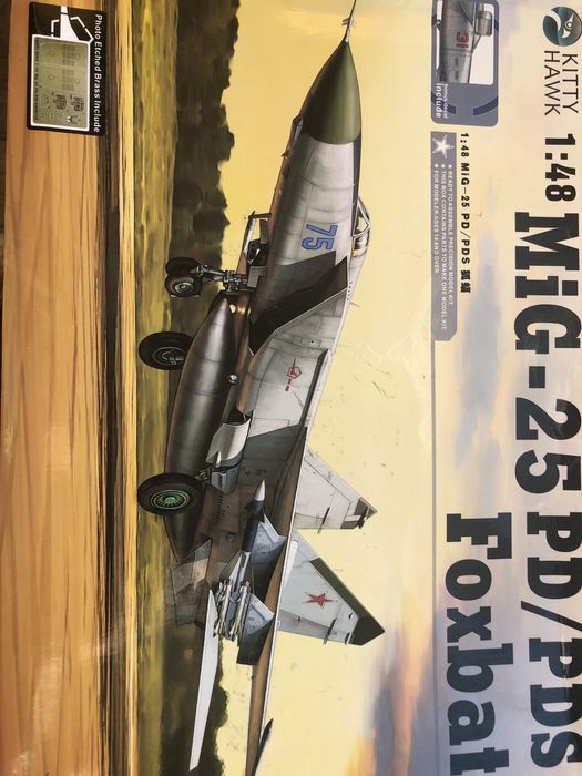 Сборная модель самолет миг-25PD/PDS KITTY HAWK м-1/48 все детали на ли