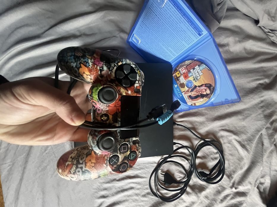 PS4 + comando + GTAV