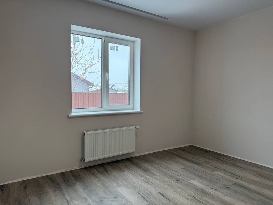 Газифікований будинок з ремонтом на 8 сотках. Гараж. Мін. оформлення