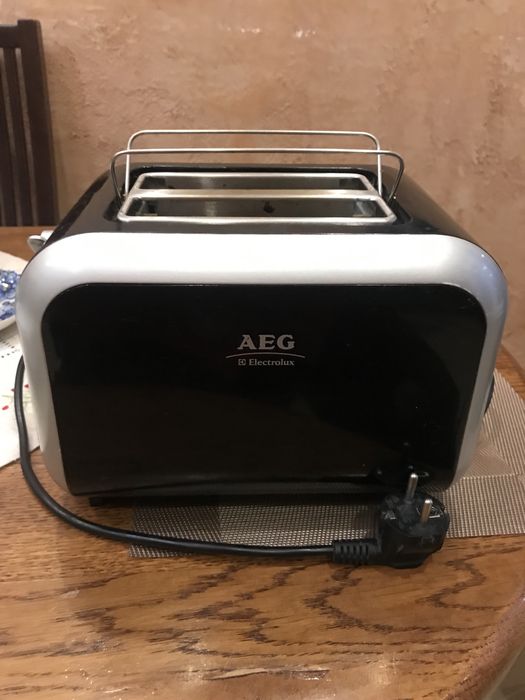 Тостер для грінок та круасанів