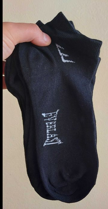 Meias Levis, Hugo Boss, Hamilton, Calvin Klein, CAT e Everlast.