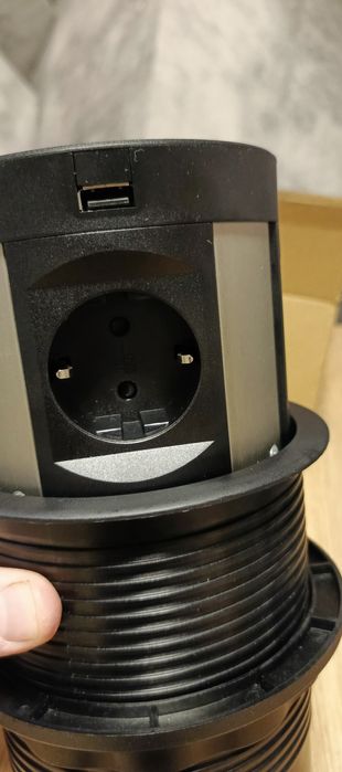 Продам Вбудовуваний подовжувач в стіл