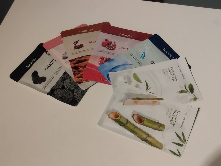 Koreańskie maseczki do twarzy 7x zestaw Farm Stav  Nature Republic