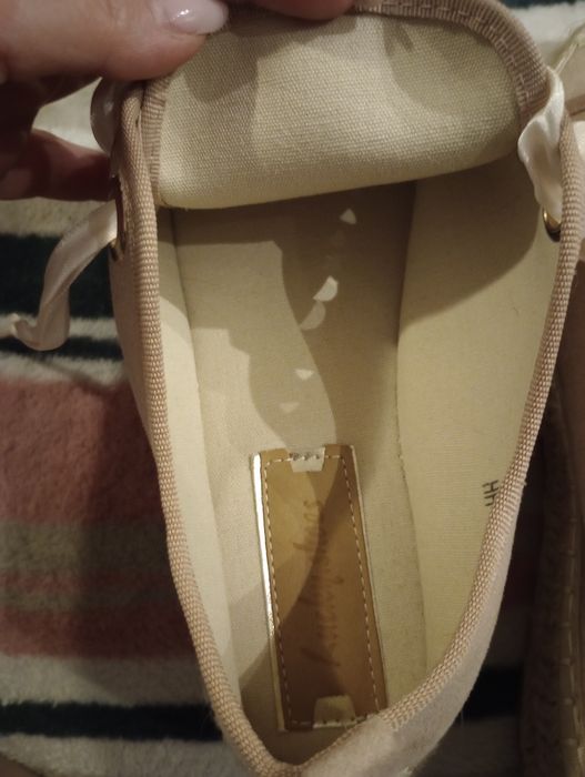Piękne nowe buty 39