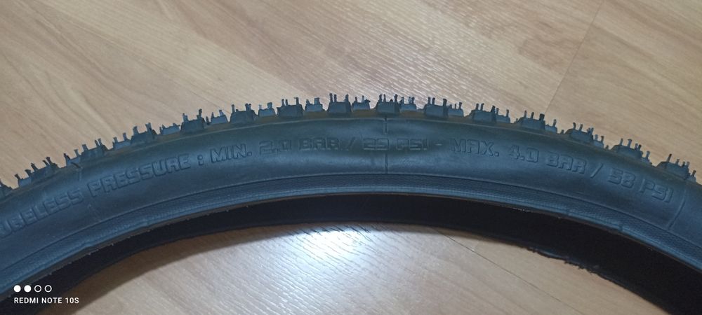 Par de Pneus Vitoria Barso