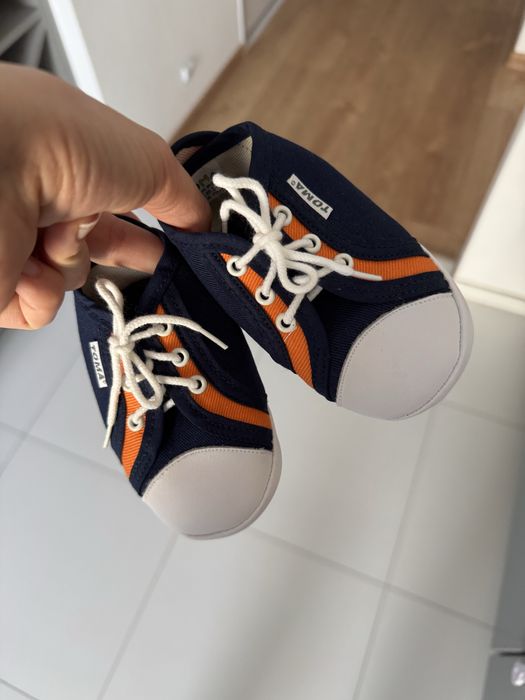 Trampki Toma niemowlęce, idealne na sesję