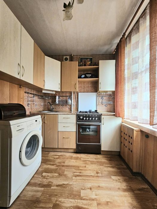 Продам 3х комнатную квартиру на Титова, Незалежности, Янгеля