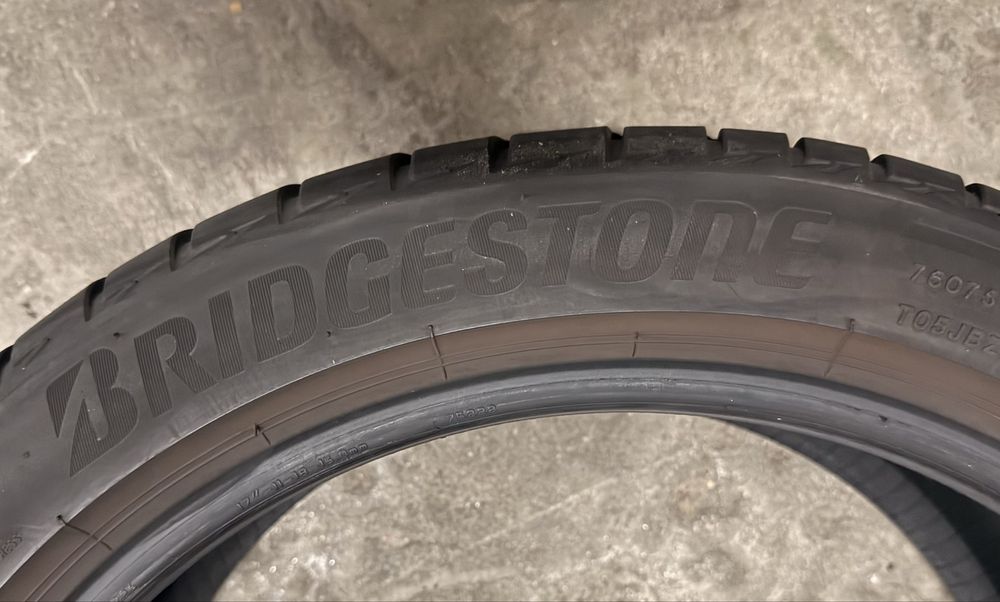 2 Pneus Bridgestone 215/45R17