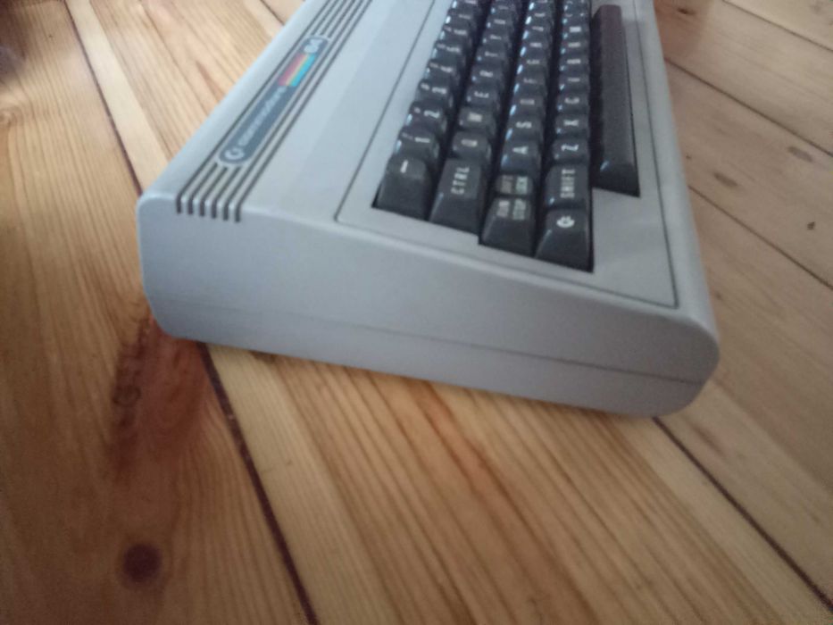 Commodore C 64 retro komputer nie Amiga Atari
