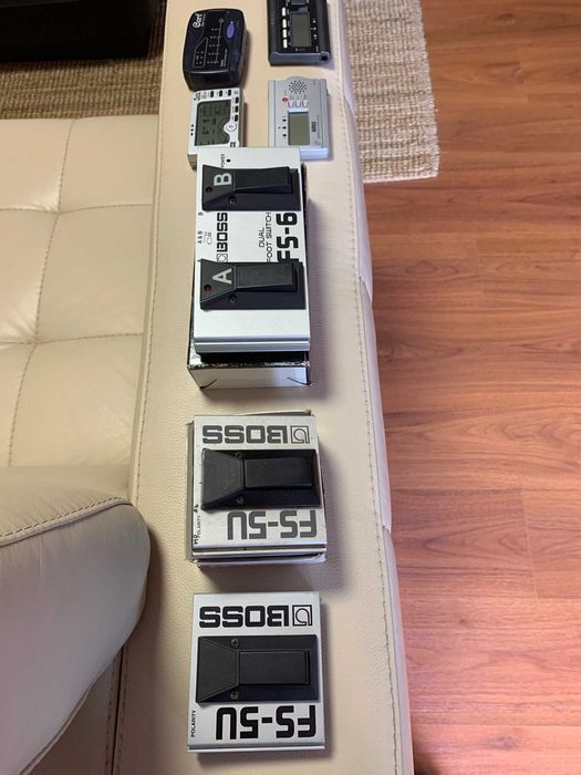 Pedaleira Boss GT10  e pedais