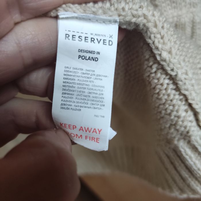Sweterek Reserved 122