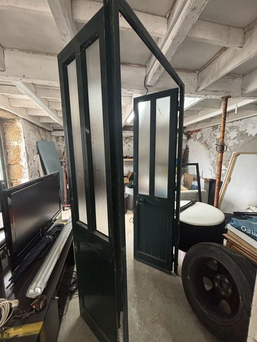 Vendo porta de aluminio