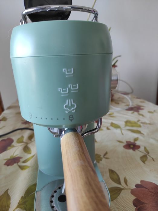 Máquina de café expresso kunft. Funciona perfeitamente.