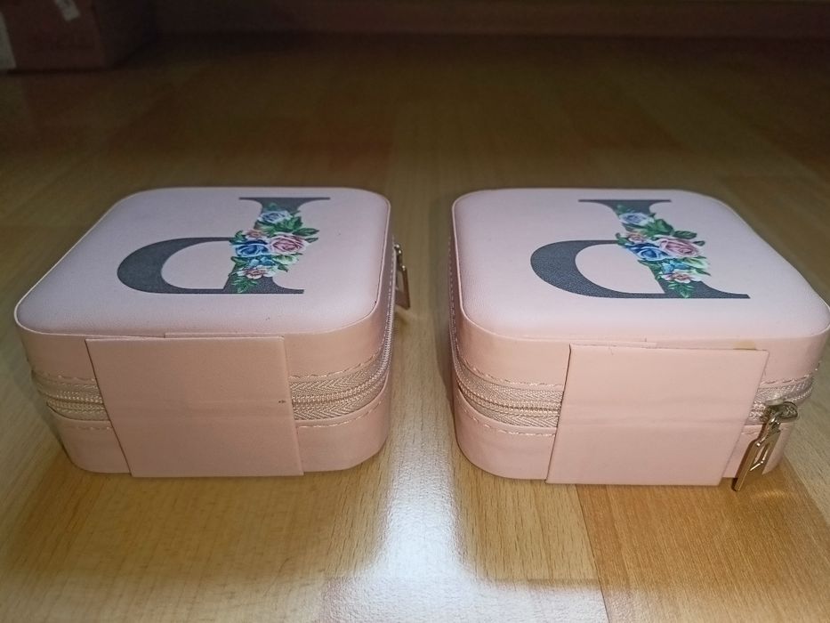 Szkatułki na biżuterię 10 cm x 10 cm