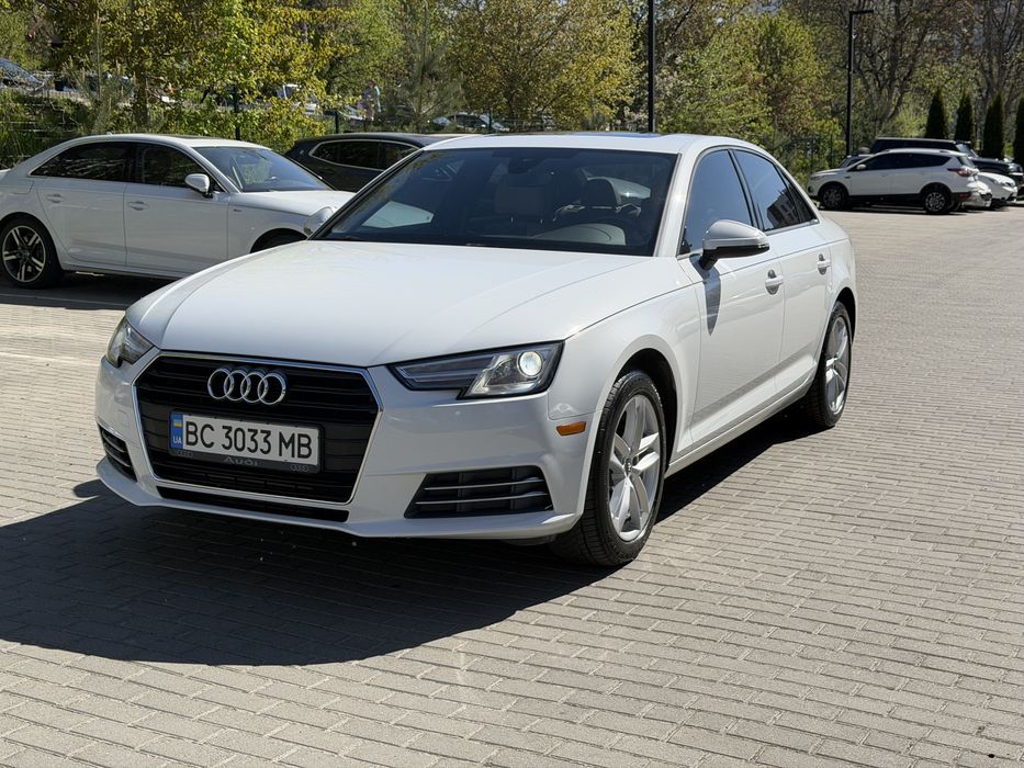 Ауді А4 2017 рік 2.0 бензин автомат