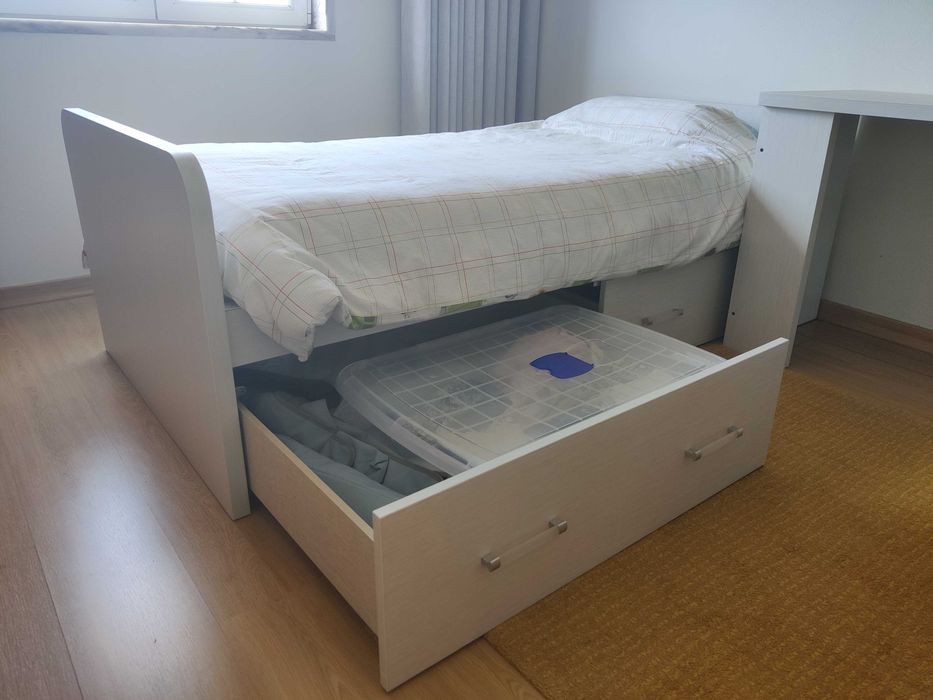 Cama de solteiro com gavetões