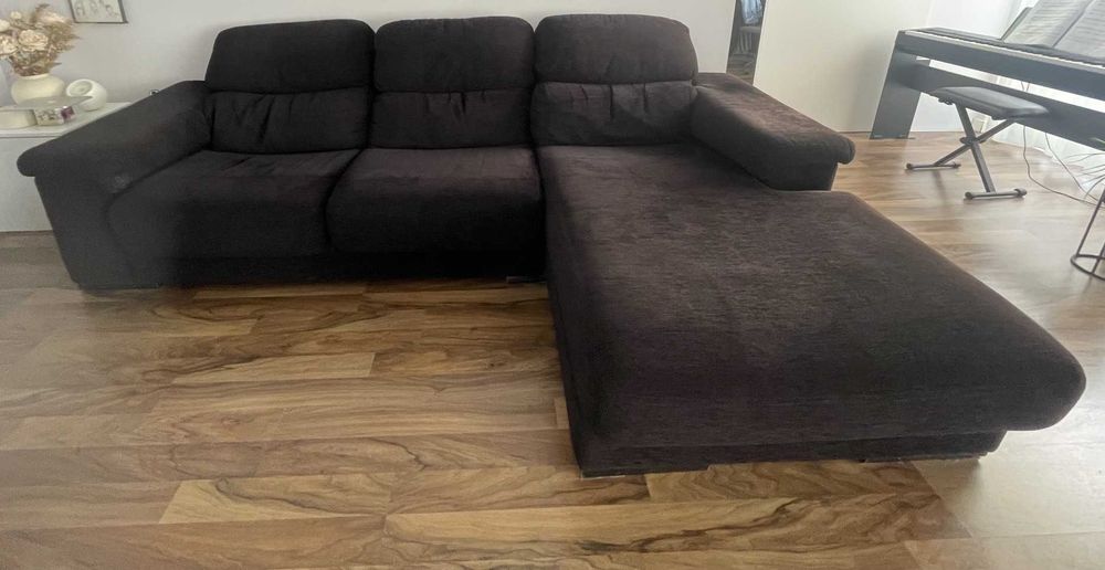 Sofá preto com Chaise Longue 3m
