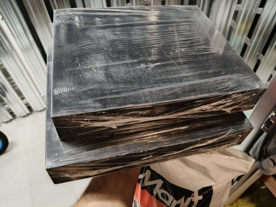 2 małe czarne piłki Ikea Lack nowe