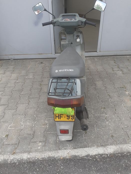 Vendo scooter suzuki usada
