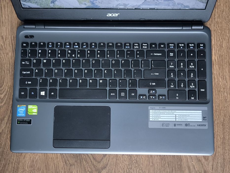 Laptop Acer dwie karty graficzne 8gb ram 15.6